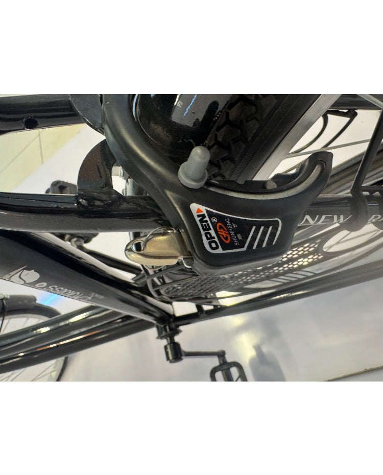 Q 7.0 Black Bicycle – Elegant Ride